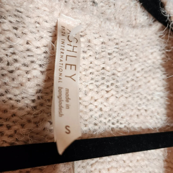 NWT Ashley by 26 international soft pink cardigan sweater - Picture 6 of 15